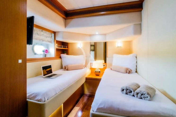 Charter Yacht ORLANDO L - Ferretti 780 - 4 Cabins - Split - Hvar - Dubrovnik - Croatia