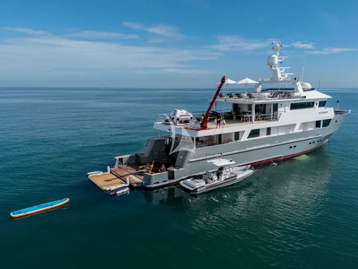 OURWAY Tenix Defence 36m - anchored with the water toys OURWAY Tenix Defence 36m - anchored with the water toys