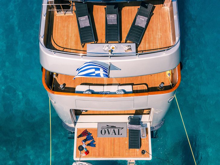 OVAL Cantieri di Pisa 31m - stern OVAL Cantieri di Pisa 31m - stern