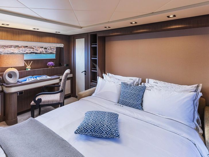 OVAL Cantieri di Pisa 31m - VIP cabin 1 other angle OVAL Cantieri di Pisa 31m - VIP cabin 1 other angle