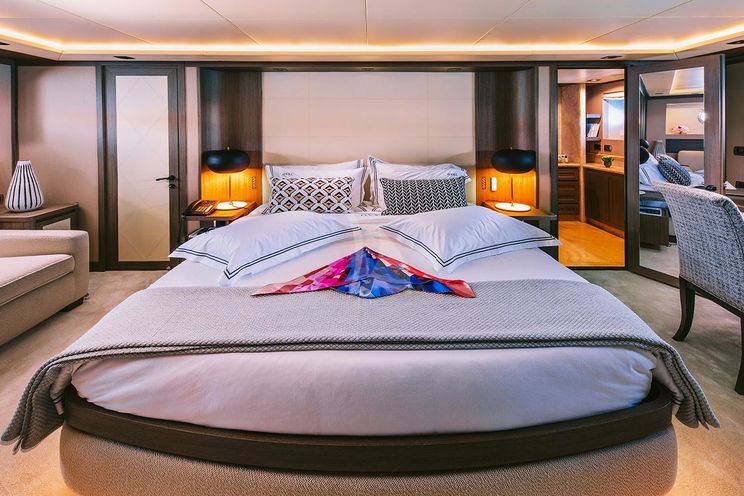 Charter Yacht OVAL - Cantieri di Pisa 31m - 5 Cabins - Athens - Mykonos - Paros - Cyclades - Greece