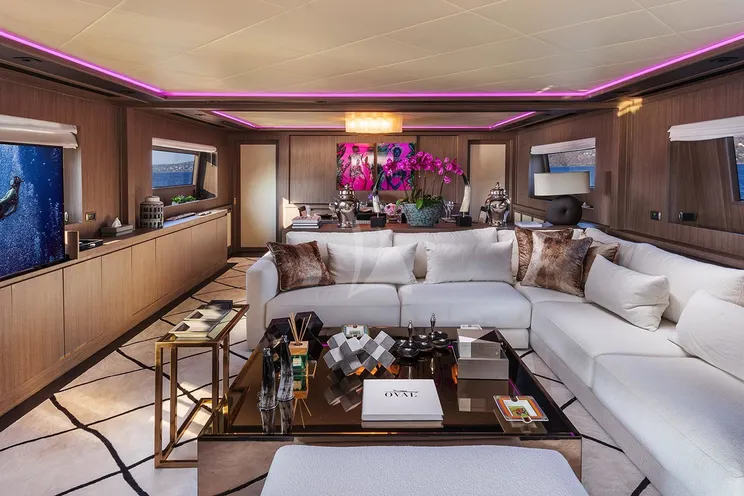 Charter Yacht OVAL - Cantieri di Pisa 31m - 5 Cabins - Athens - Mykonos - Paros - Cyclades - Greece