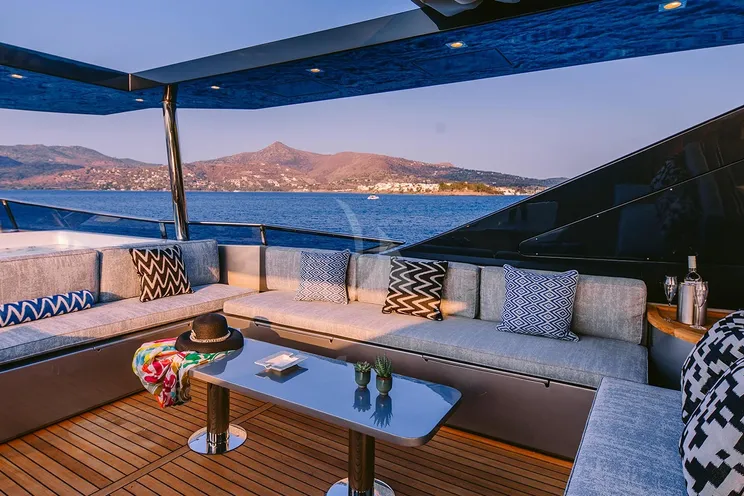 Charter Yacht OVAL - Cantieri di Pisa 31m - 5 Cabins - Athens - Mykonos - Paros - Cyclades - Greece