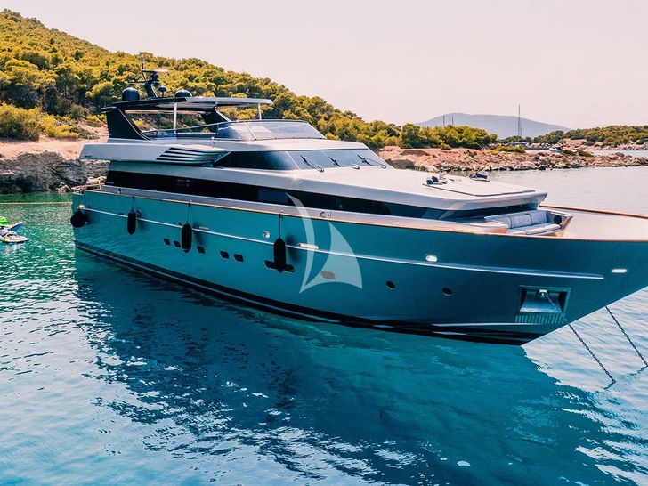 OVAL Cantieri di Pisa 31m - anchored OVAL Cantieri di Pisa 31m - anchored