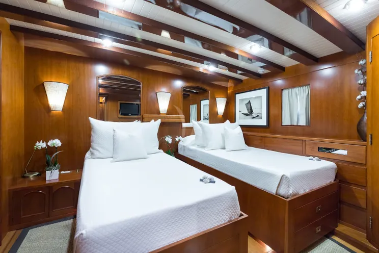 Charter Yacht OVER THE RAINBOW - A.M. Dickie&Sons 115 - 4 Cabins - Portofino - Porto Santo Stefano - Bonifacio - Naples - Sicily - Monaco