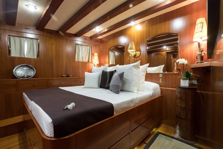 Charter Yacht OVER THE RAINBOW - A.M. Dickie&Sons 115 - 4 Cabins - Portofino - Porto Santo Stefano - Bonifacio - Naples - Sicily - Monaco