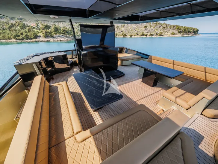 OVER THE MOON Moon 60 Power - flybridge OVER THE MOON Moon 60 Power - flybridge