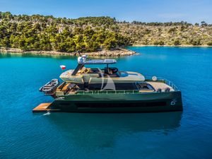 OVER THE MOON - Moon 60 Power - 4 Cabins - Split - Dubrovnik - Hvar - Croatia OVER THE MOON - Moon 60 Power - 4 Cabins - Split - Dubrovnik - Hvar - Croatia