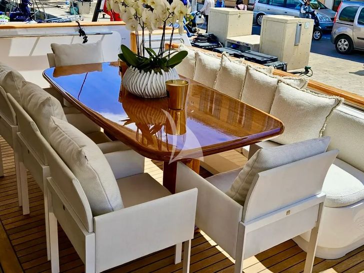PACHA Canados 28m - aft deck dining area PACHA Canados 28m - aft deck dining area