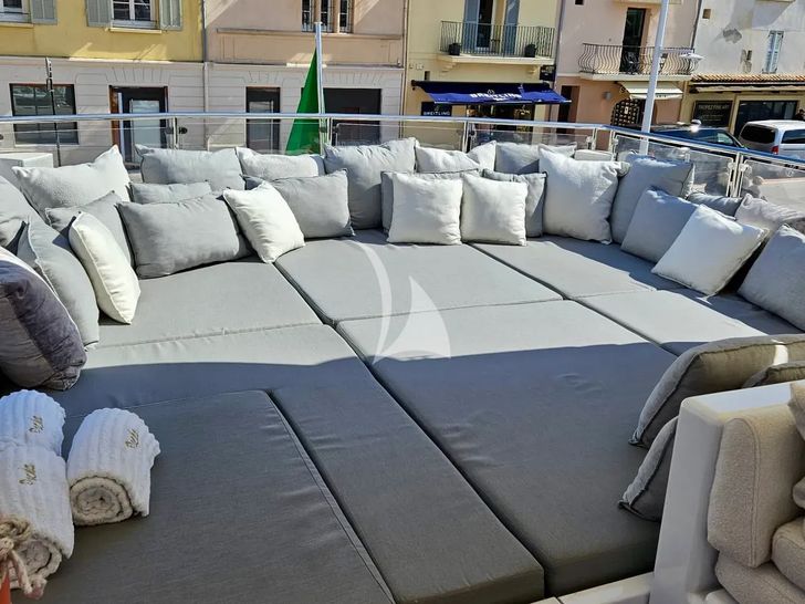 PACHA Canados 28m - bronzing area PACHA Canados 28m - bronzing area