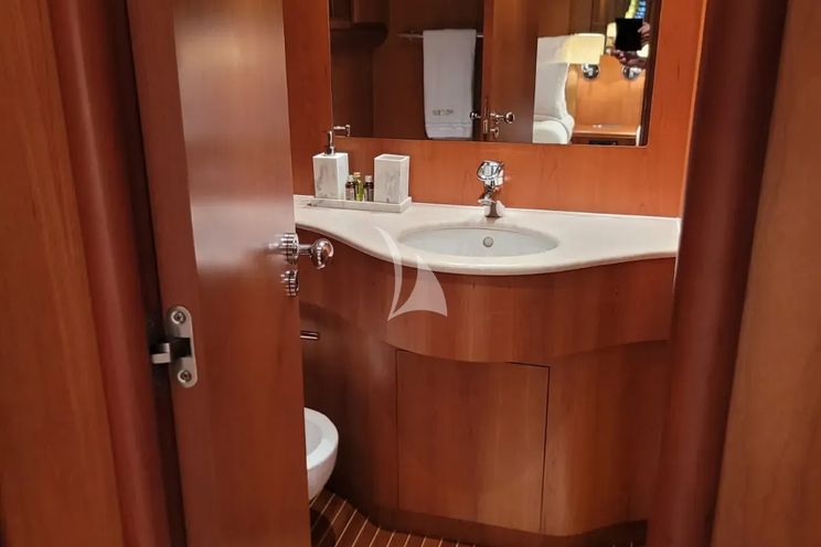 Charter Yacht PACHA - Canados 28m - 4 Cabins - Cannes - St Tropez - Nice - Antibes - French Riviera