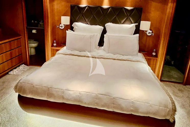 Charter Yacht PACHA - Canados 28m - 4 Cabins - Cannes - St Tropez - Nice - Antibes - French Riviera