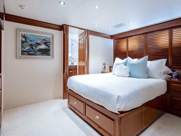 PACKAGE DEAL Trident 40m - VIP cabin 3 PACKAGE DEAL Trident 40m - VIP cabin 3