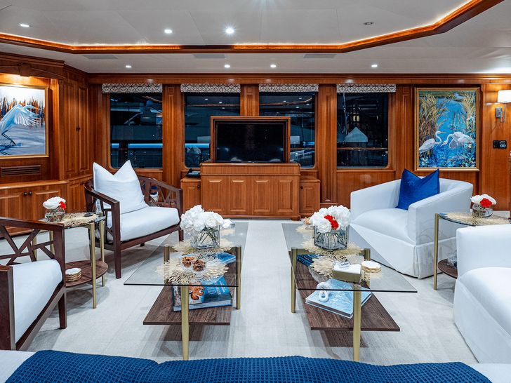 PACKAGE DEAL Trident 40m - main saloon PACKAGE DEAL Trident 40m - main saloon