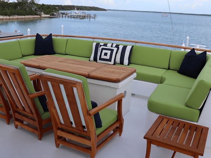 PACKAGE DEAL Trident 40m - sun deck aft lounge PACKAGE DEAL Trident 40m - sun deck aft lounge