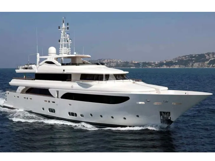 PALATIAL CRN Ancona 43 - side profile PALATIAL CRN Ancona 43 - side profile