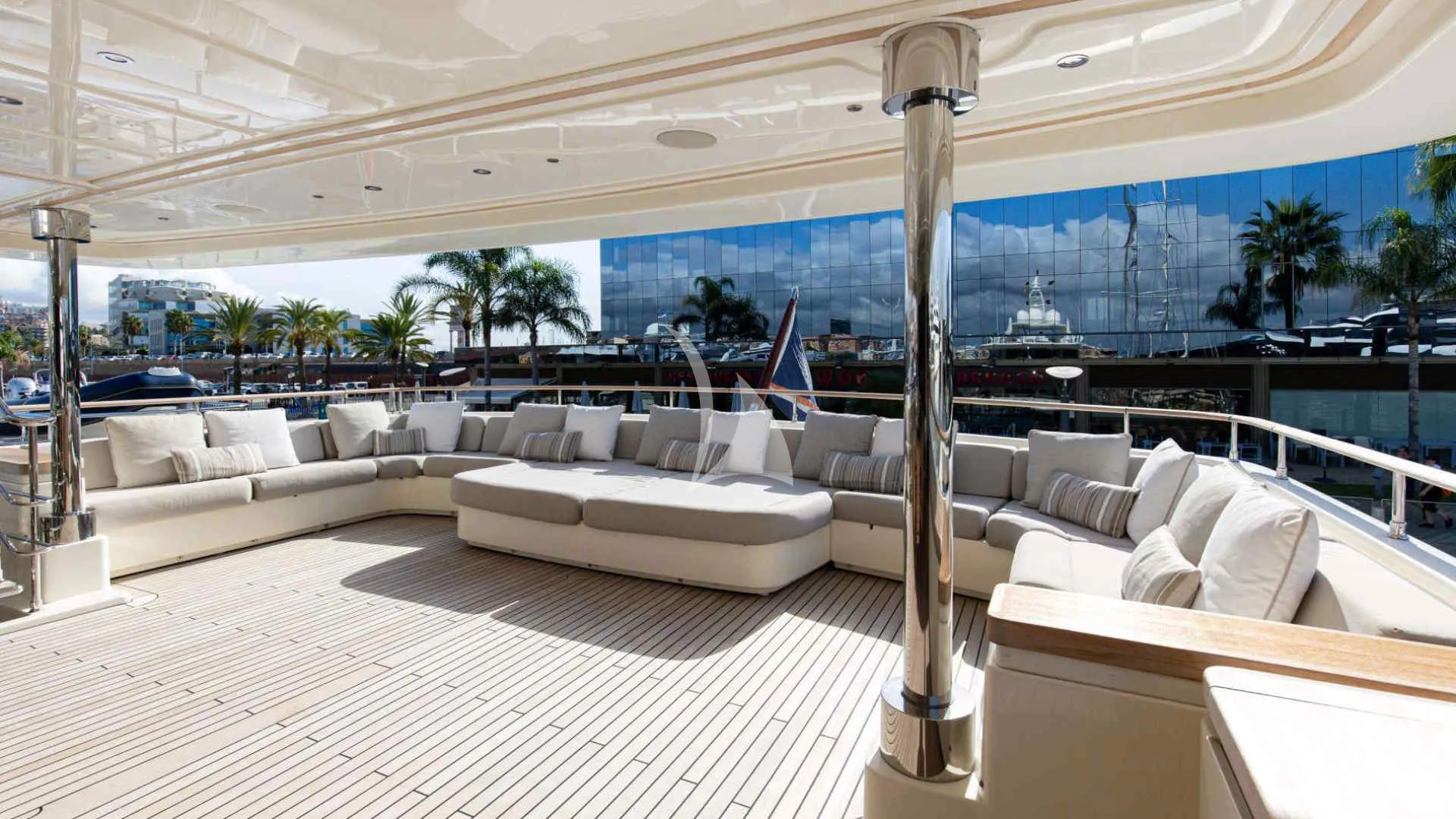PALATIAL CRN Ancona 43 - sky deck aft lounge
