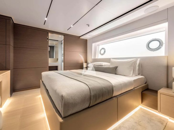 PALOMA Ferretti Custom Line Navetta 42 - VIP cabin 1 PALOMA Ferretti Custom Line Navetta 42 - VIP cabin 1