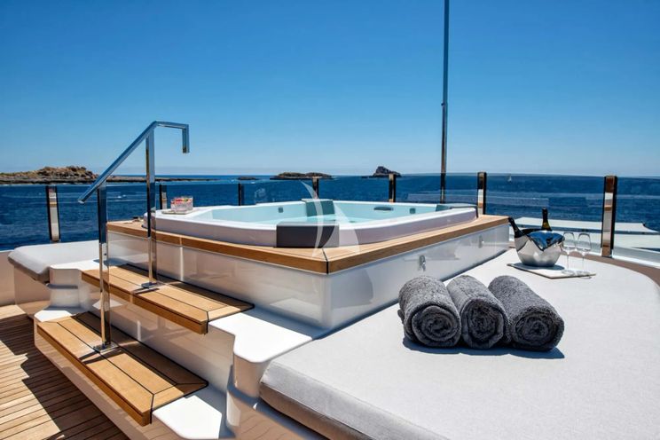Charter Yacht PALOMA - Ferretti Custom Line Navetta 42 - 5 Cabins - Cannes - St Tropez - Nice - Antibes - French Riviera - Monaco