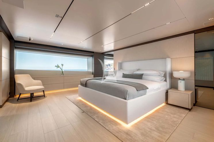 Charter Yacht PALOMA - Ferretti Custom Line Navetta 42 - 5 Cabins - Cannes - St Tropez - Nice - Antibes - French Riviera - Monaco