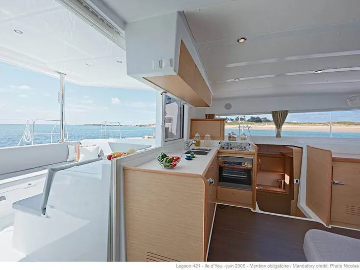 PALUKO Lagoon 421 - galley and aft cockpit PALUKO Lagoon 421 - galley and aft cockpit