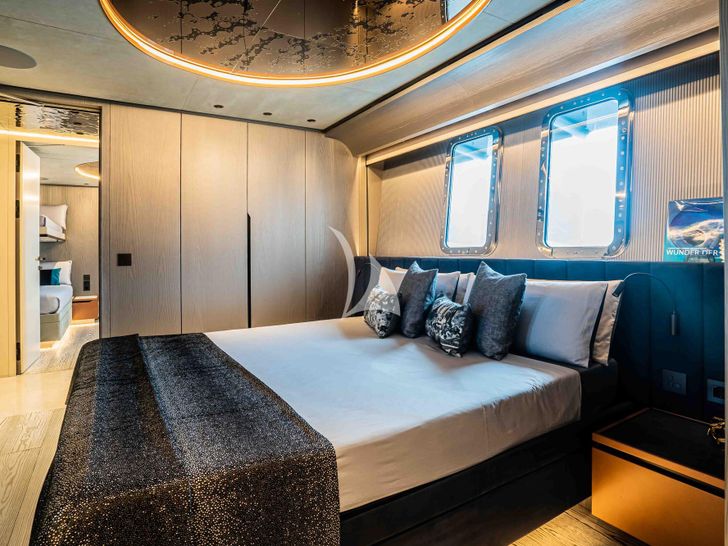 PANDION PEARL Sanlorenzo 44 Alloy VIP cabin 1 PANDION PEARL Sanlorenzo 44 Alloy VIP cabin 1