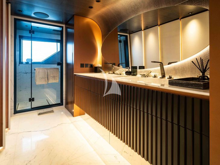 PANDION PEARL Sanlorenzo 44 Alloy master cabin bathroom PANDION PEARL Sanlorenzo 44 Alloy master cabin bathroom
