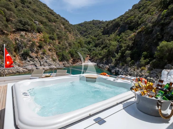 PANFELISS Mengi Yay 37m - jacuzzi PANFELISS Mengi Yay 37m - jacuzzi
