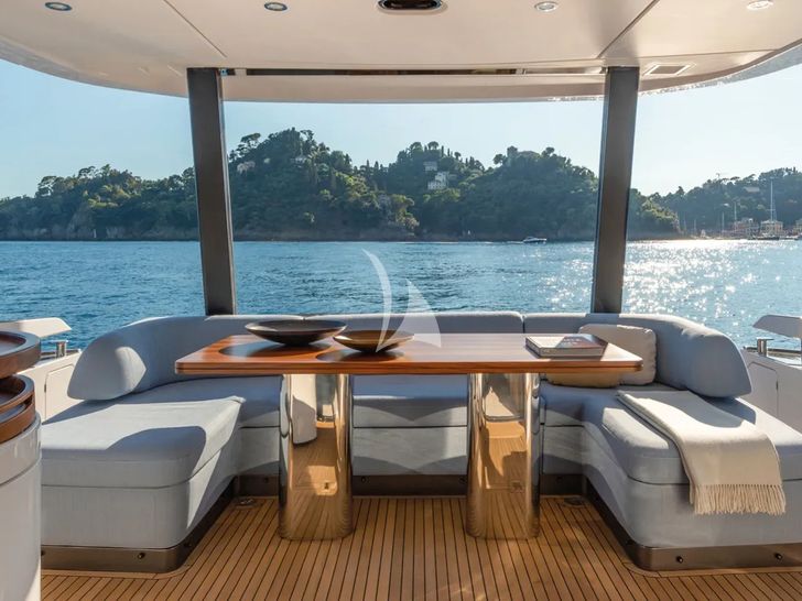 PANGEA Azimut 68 Fly - aft alfresco dining area PANGEA Azimut 68 Fly - aft alfresco dining area