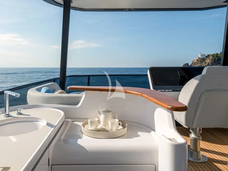 PANGEA Azimut 68 Fly - flybridge kitchenette PANGEA Azimut 68 Fly - flybridge kitchenette