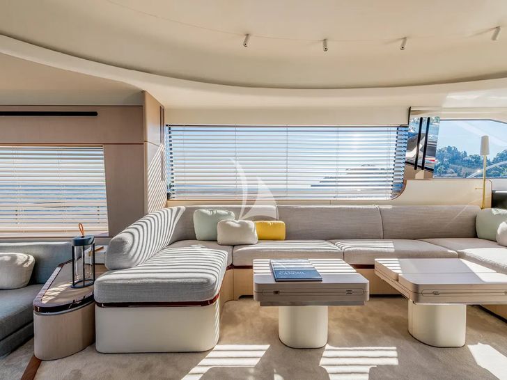 PANGEA Azimut 68 Fly - dining area PANGEA Azimut 68 Fly - dining area
