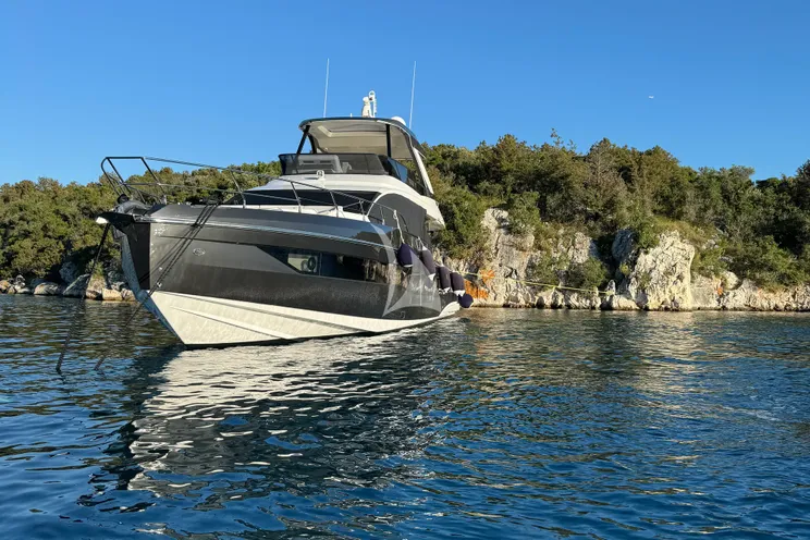 Charter Yacht PANGEA - Azimut Fly 68 - 4 Cabins - Split - Dubrovnik - Hvar - Croatia