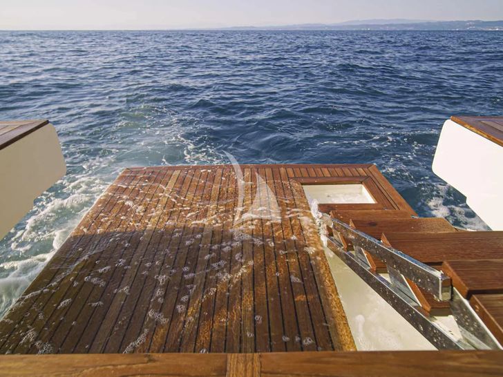 PANTA REI Monachus 70 Fly - swim platform PANTA REI Monachus 70 Fly - swim platform