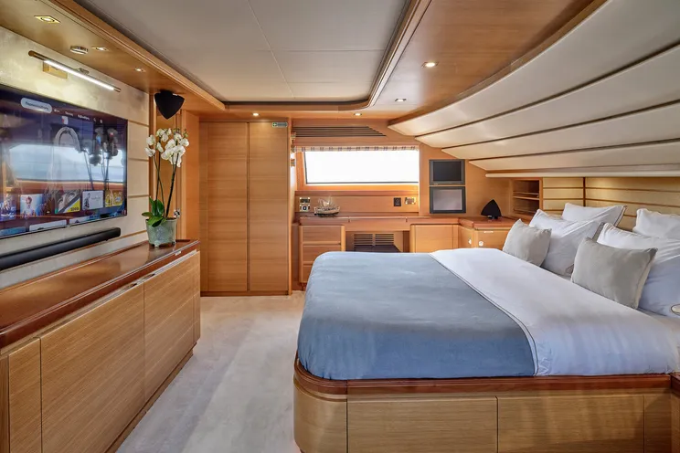 Charter Yacht PAREAKKI - Ferretti Custom Line 97 - 5 Cabins - Athens - Mykonos - Paros - Cyclades - Greece