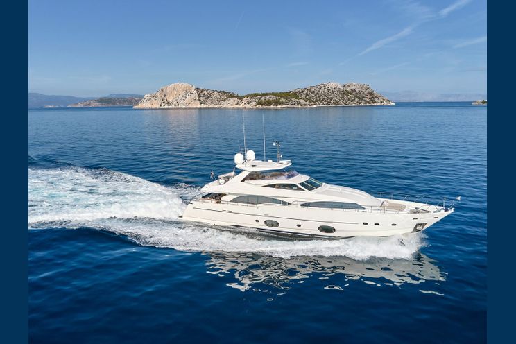 Charter Yacht PAREAKKI - Ferretti Customline 97 - 5 Cabins - Athens - Mykonos - Paros