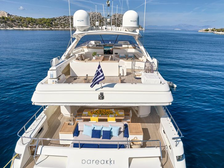 PAREAKKI Ferretti Custom Line 97 - aft shot PAREAKKI Ferretti Custom Line 97 - aft shot