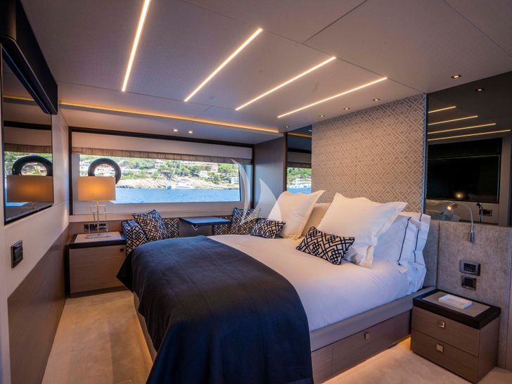 PASHBAR Sunseeker 76 Yacht master cabin PASHBAR Sunseeker 76 Yacht master cabin