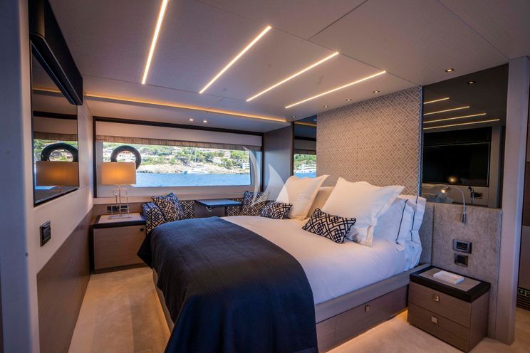 Charter Yacht PASHBAR - Sunseeker 76 Yacht - 4 Cabins - Andratx - Palma - Mallorca - Ibiza - Formentera - Balearics - Spain