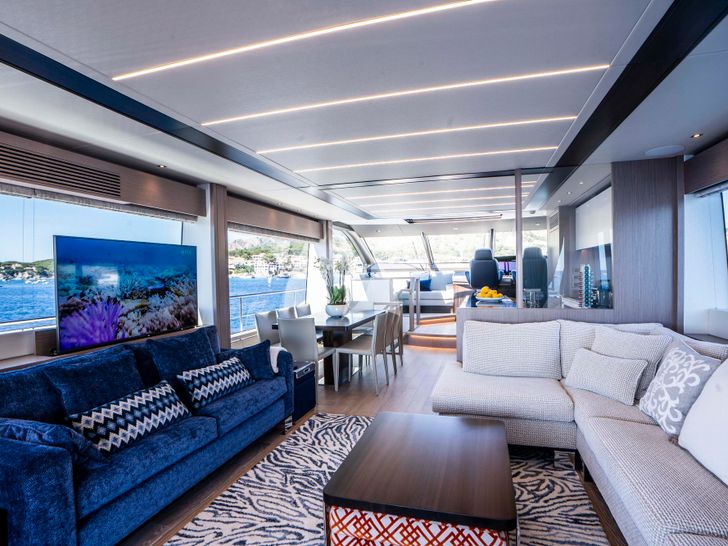 PASHBAR Sunseeker 76 Yacht saloon PASHBAR Sunseeker 76 Yacht saloon
