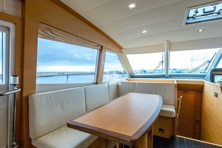 Charter Yacht PASSION - Couach 2300 Fly - 4 Cabins - Cannes - Nice - Antibes - St Tropez - French Riviera - Monaco