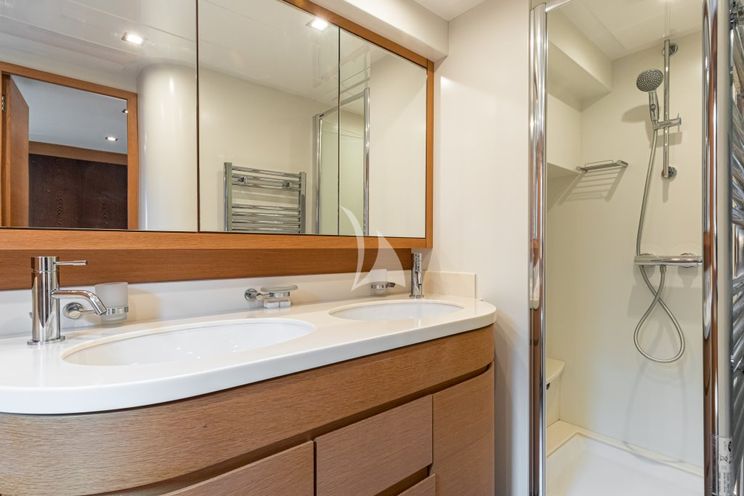 Charter Yacht PASSION - Couach 2300 Fly - 4 Cabins - Cannes - Nice - Antibes - St Tropez - French Riviera - Monaco