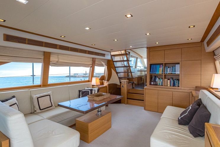 Charter Yacht PASSION - Couach 2300 Fly - 4 Cabins - Cannes - Nice - Antibes - St Tropez - French Riviera - Monaco