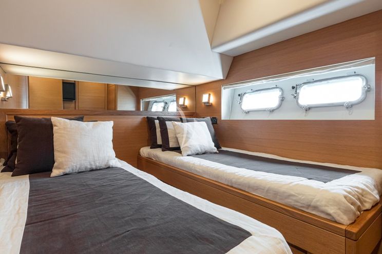 Charter Yacht PASSION - Couach 2300 Fly - 4 Cabins - Cannes - Nice - Antibes - St Tropez - French Riviera - Monaco