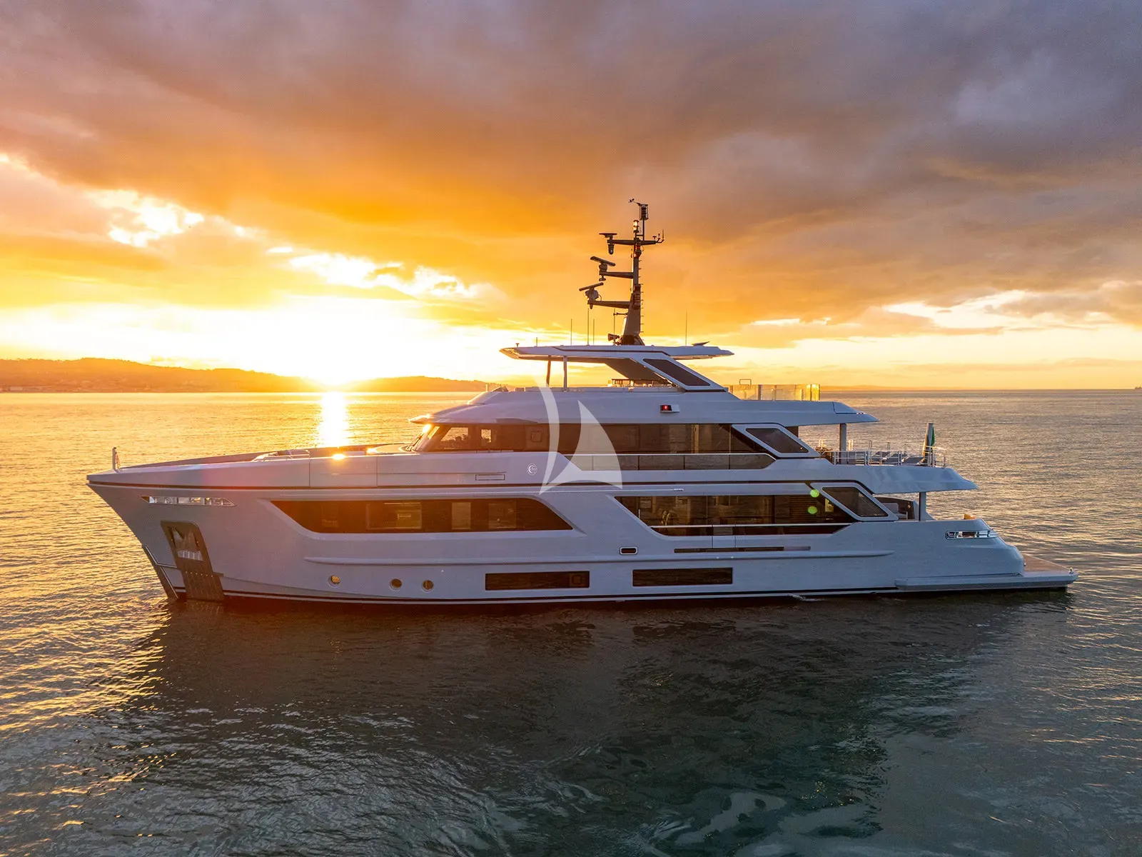 PAZIENZA Cantiere Delle Marche RJ115 - under the sunset
