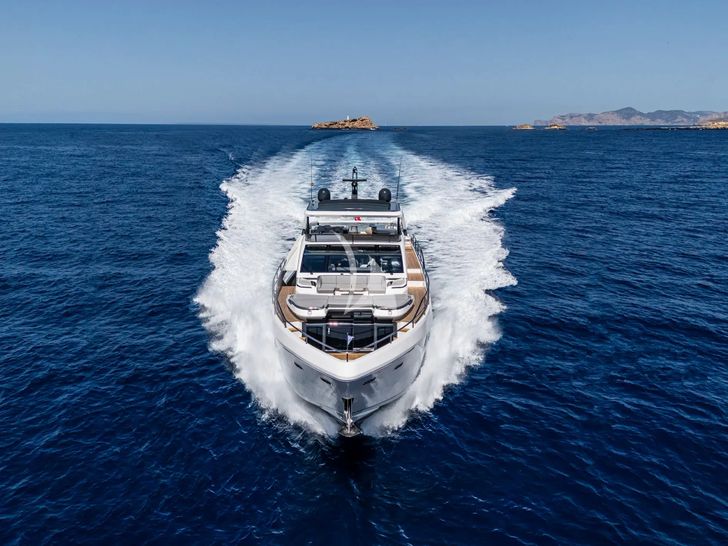 PEARLY SPENCER Pearl 82 - cruising bow view PEARLY SPENCER Pearl 82 - cruising bow view