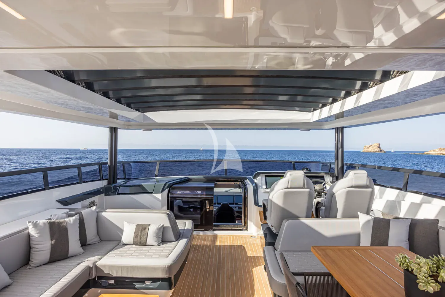 Charter Yacht PEARLY SPENCER - Pearl 82 - 5 Cabins - Portals - Mallorca - Palma - Ibiza - Balearic Islands - Spain