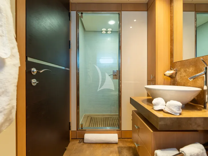 PENELOPE ISA 470 - VIP cabin 1 bathroom PENELOPE ISA 470 - VIP cabin 1 bathroom