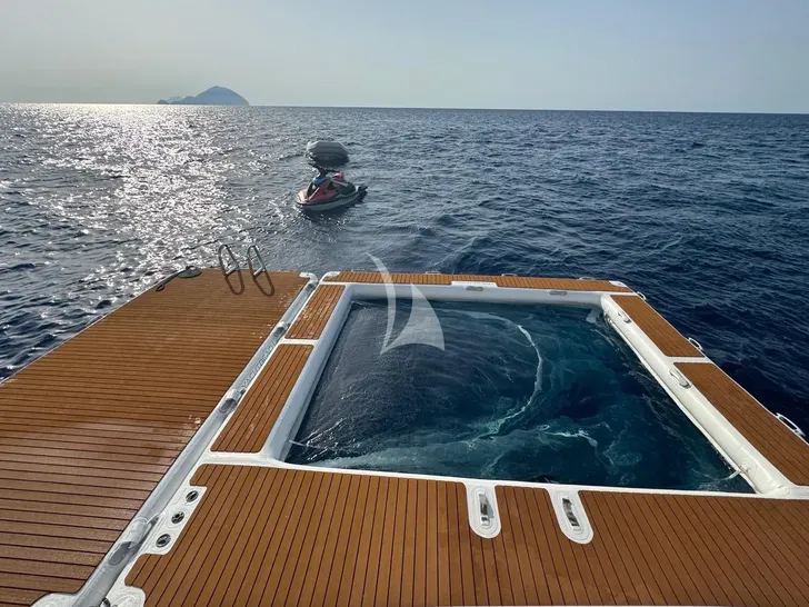 PENELOPE ISA 470 - floating pool PENELOPE ISA 470 - floating pool