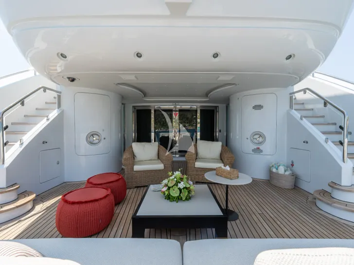PENELOPE ISA 470 - main aft deck lounge PENELOPE ISA 470 - main aft deck lounge