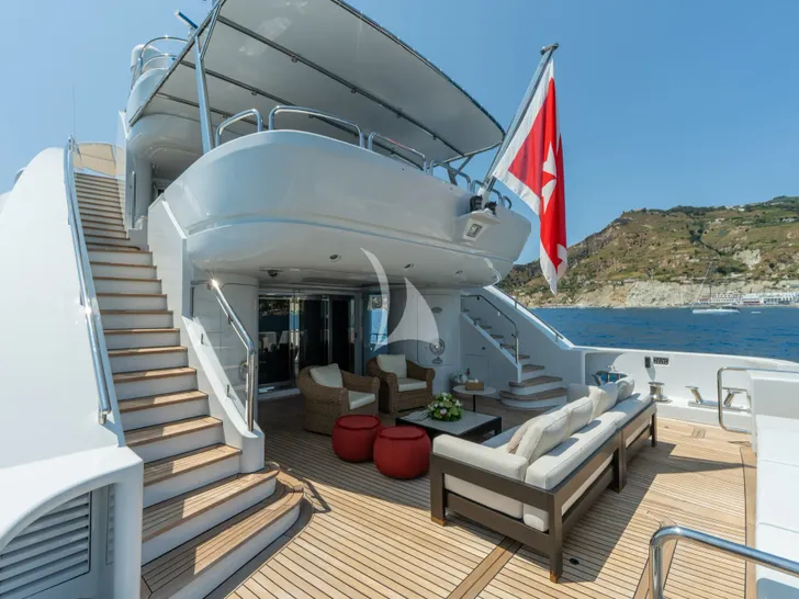 PENELOPE ISA 470 - main aft deck PENELOPE ISA 470 - main aft deck